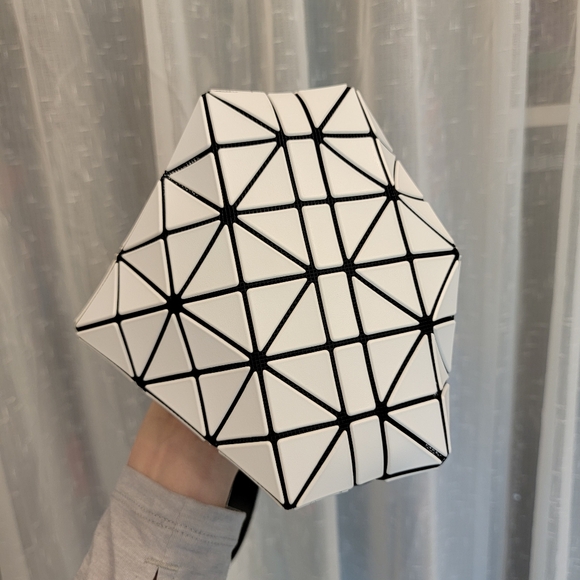 Bao Bao Issey Miyake White Triangle Shoulder Bag Rare NWOT - Picture 7 of 17